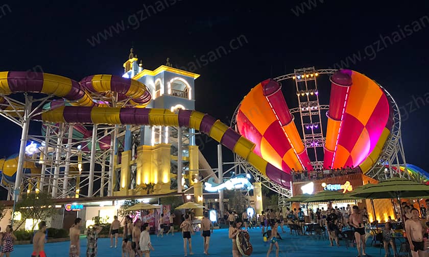 超级龙卷风水滑道提供了一种新的、刺激的水上体验