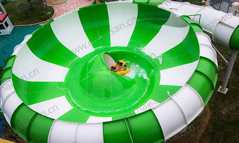 浙江宁波大目湾阿拉的海水上乐园巨兽碗