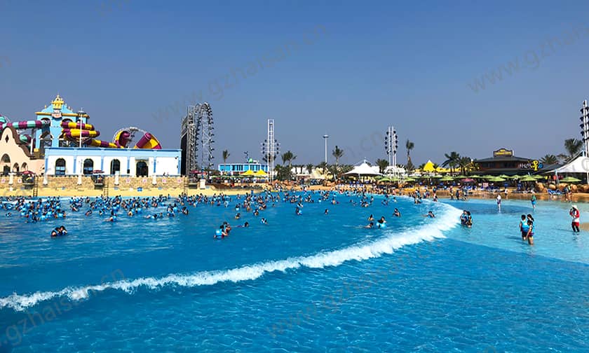 浙江宁波大目湾阿拉的海水上乐园海浪池