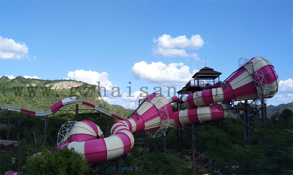 建造水上乐园时如何进行成本控制？