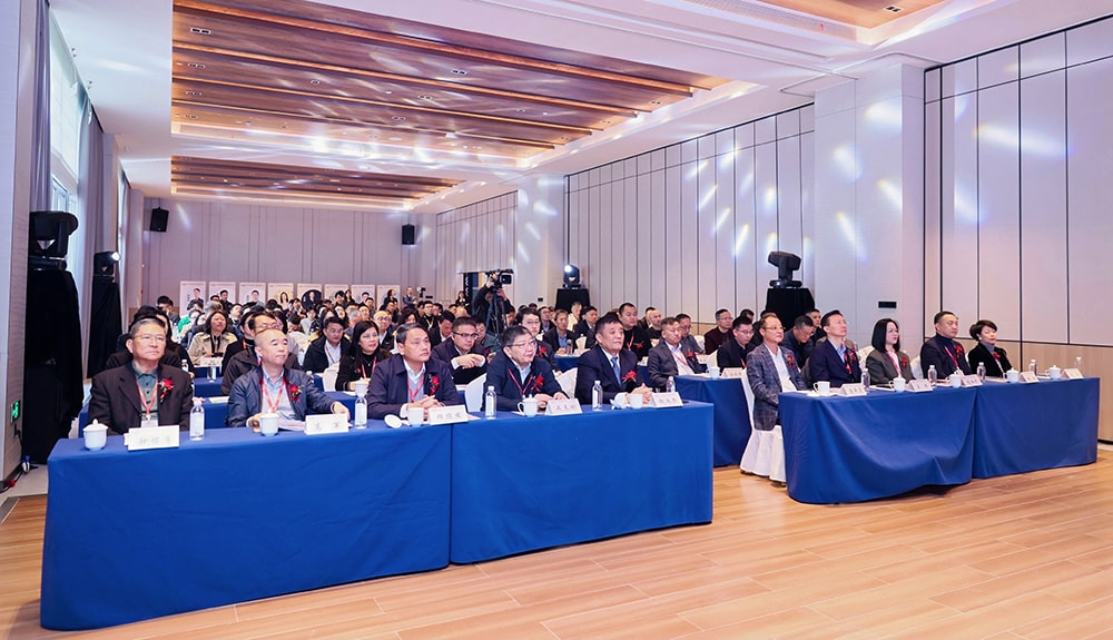 科技铸就非凡体验，专业成就行业标杆——金年会荣膺2025金冠奖“杰出水滑道设备奖”