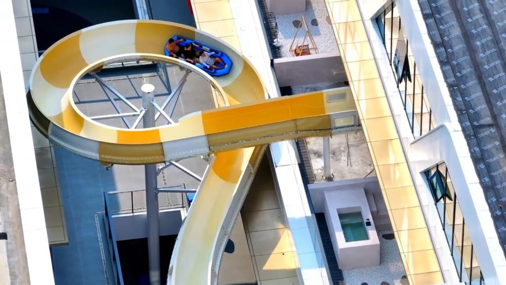 激流过山车｜当速度拥抱水花，掀起水上狂欢盛宴